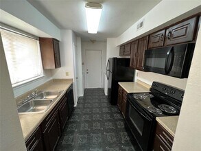 Building Photo - 8048 Sands Point Dr
