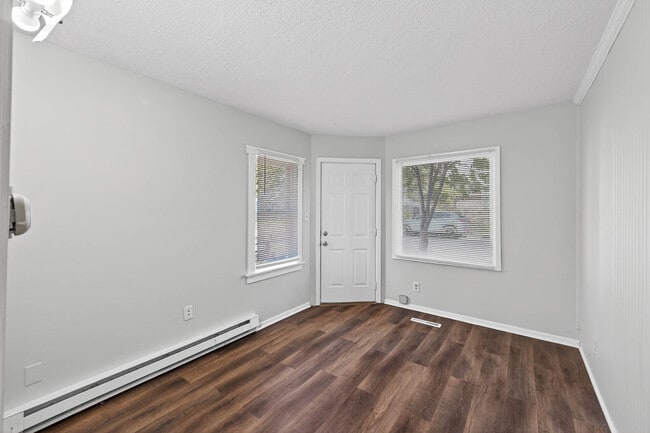 Building Photo - 959 Earl St