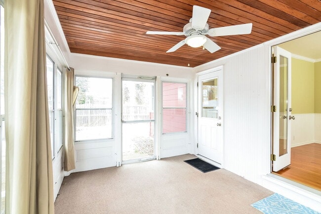 Building Photo - 2420 Sumter Ave S