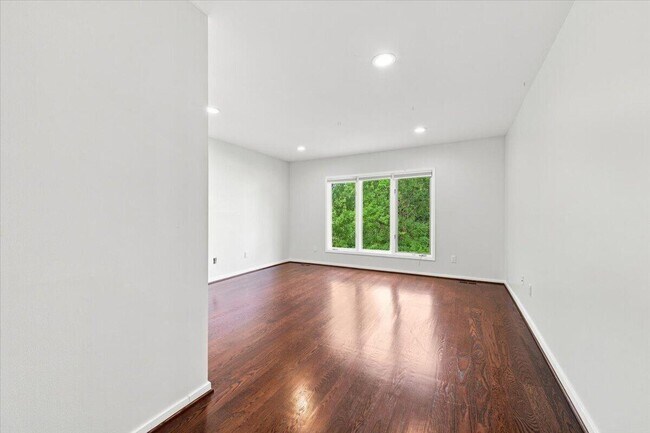 Building Photo - 6122 Trailwood Ln