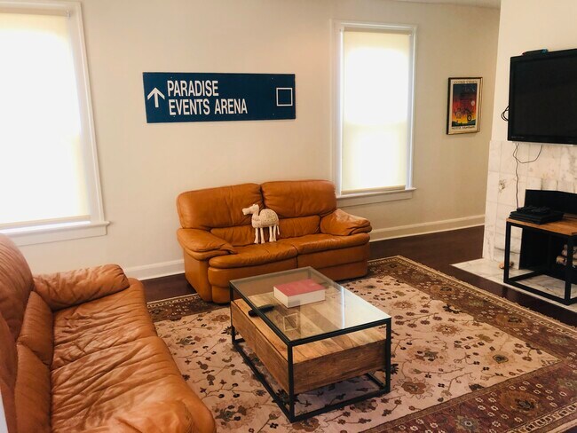 Building Photo - 1618 Enfield Rd