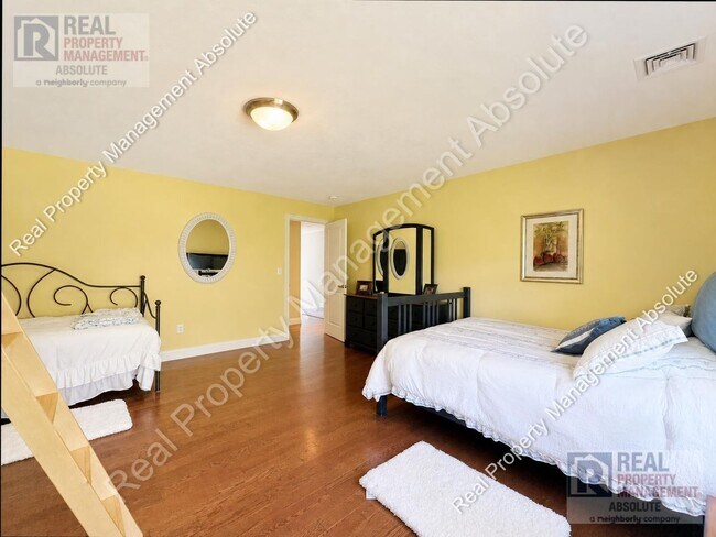 Building Photo - 9 Nowell Ct