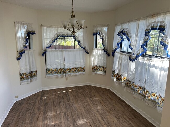 Building Photo - 4 Bedroom 3 Bath Single Family Home in The Groves of Baytree - Tavares Florida