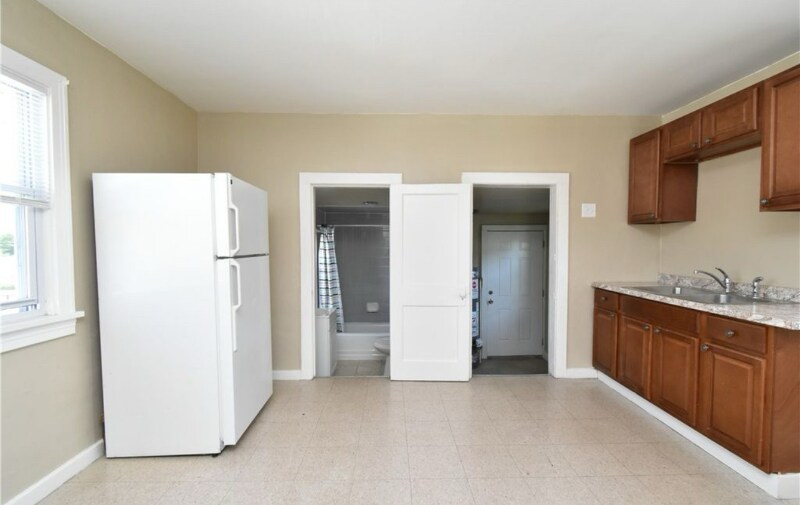 Building Photo - 5 Clifford St