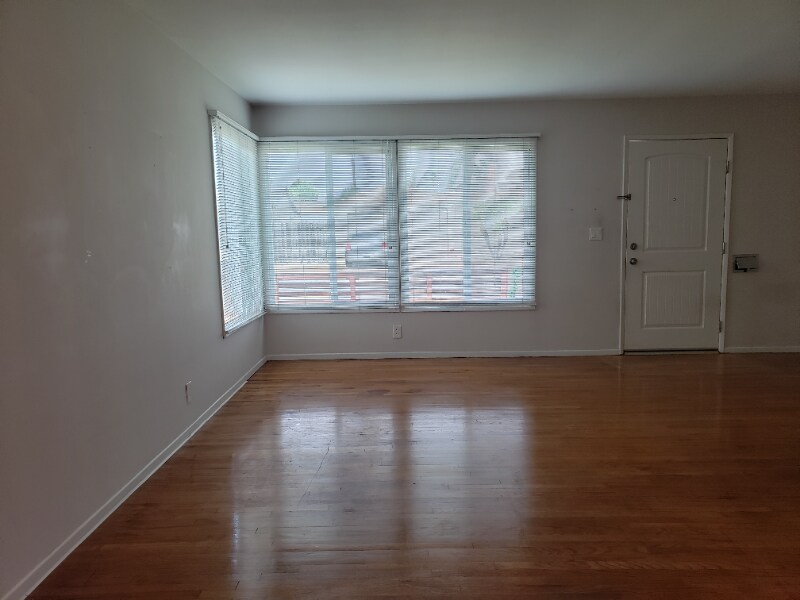 Building Photo - 16516 Firmona Ave