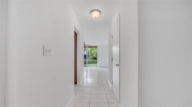 Building Photo - 1153 Hampton Blvd