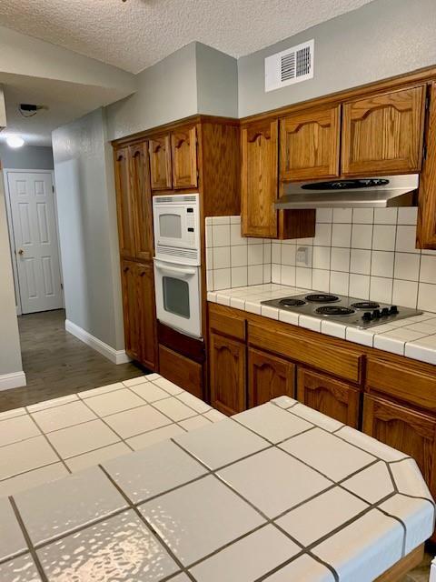 Building Photo - 6078 N Hazel Ave