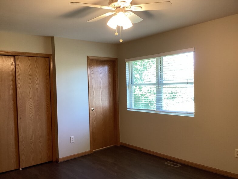 Building Photo - 204 Inverness Trl