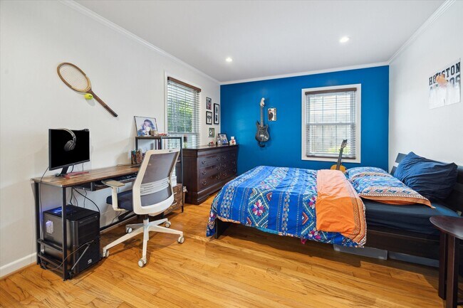 Building Photo - 1902 Chimney Rock Rd