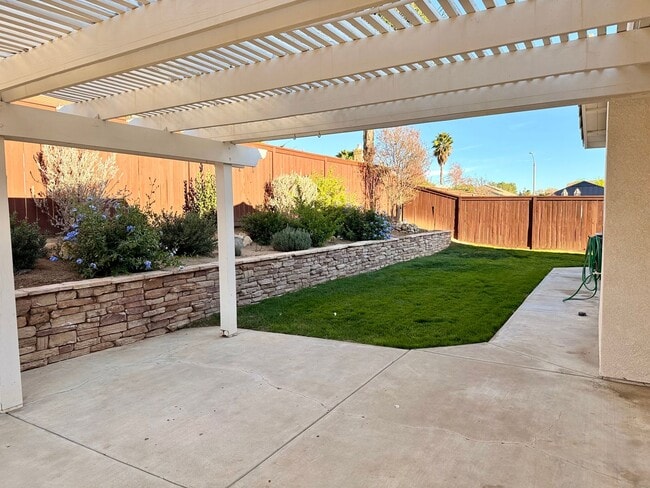 Building Photo - 4 Bed Single Story Home for rent in Wildomar