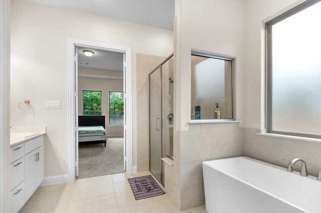 Building Photo - 16050 Talamore Ln