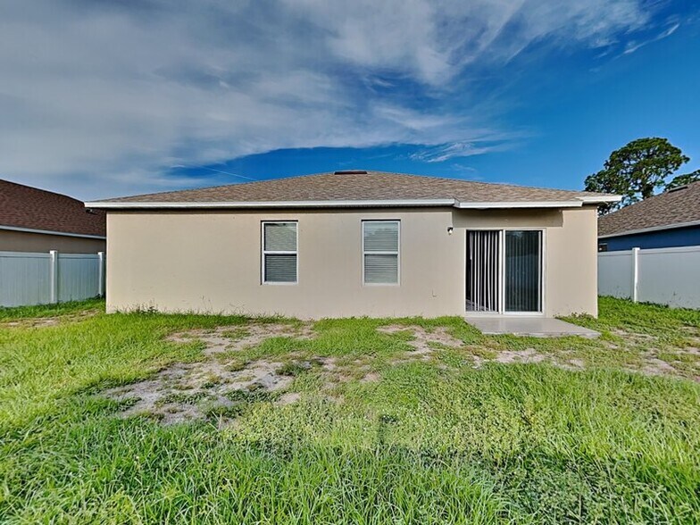 Building Photo - 3074 Brenton Manor Loop