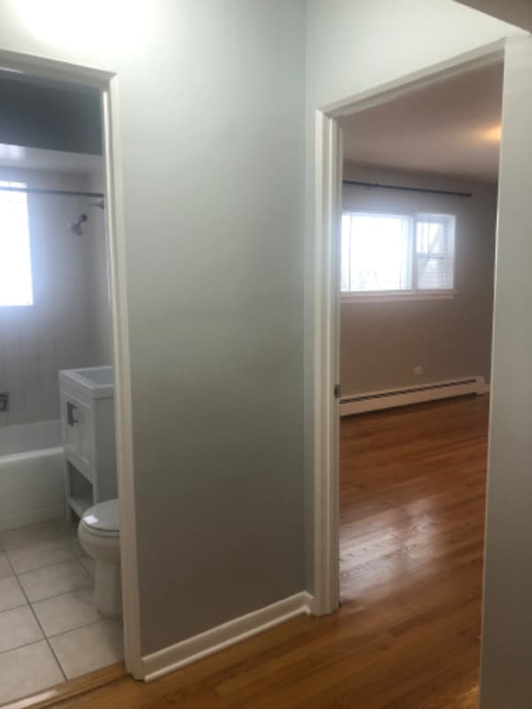 Building Photo - 6044 N Melvina Ave