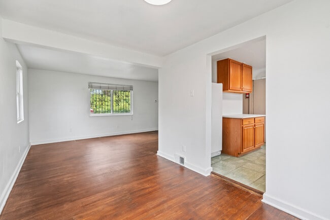 Building Photo - 5034 Ampere St