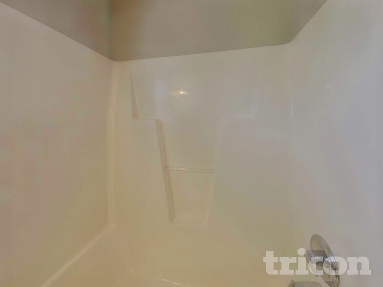 Building Photo - 131 Mews Ct