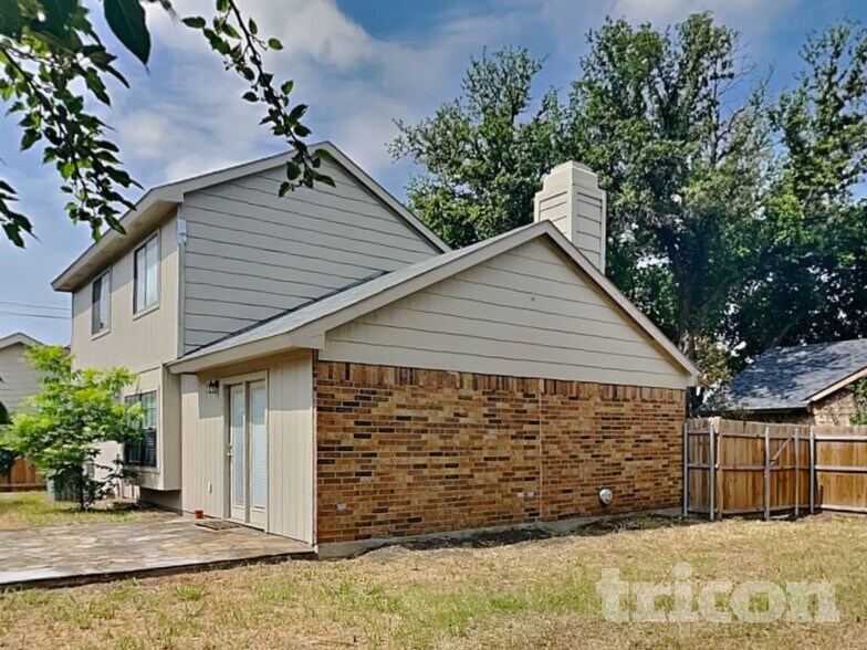 Building Photo - 6704 Dandelion Dr