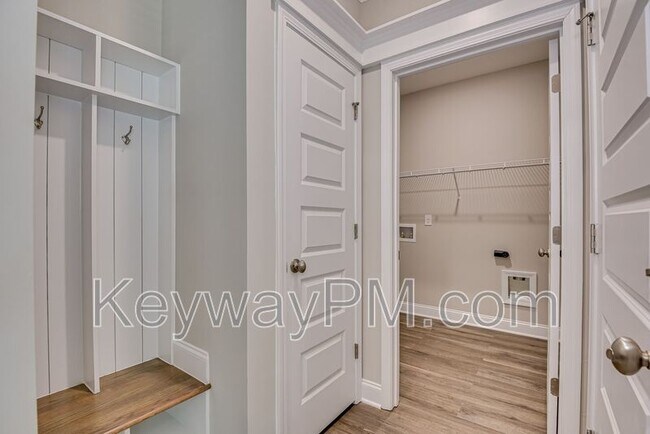 Building Photo - 8047 Kinsale Ave SE