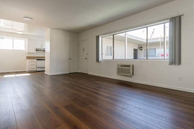 Building Photo - 4653 Fulton Ave