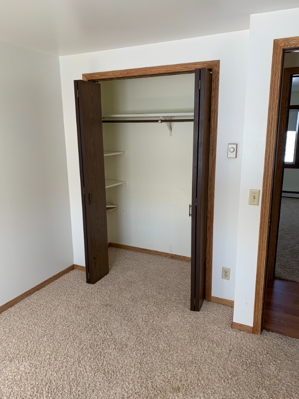Building Photo - 2633 Shorehaven Ln