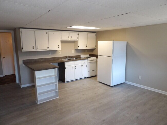 Building Photo - 65 Ashwood Ct