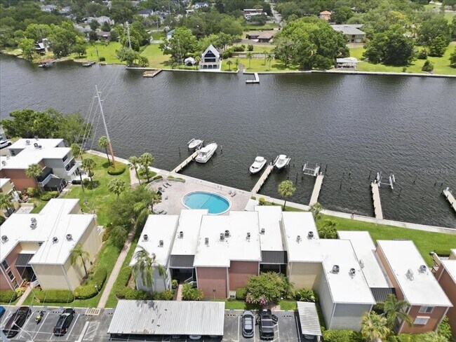 Building Photo - 2424 W Tampa Bay Blvd