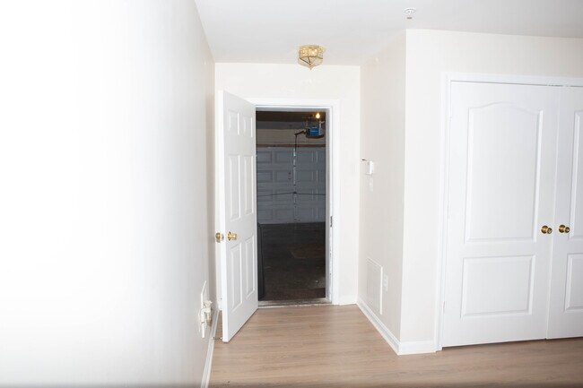 Building Photo - 2829 Forest Run Dr