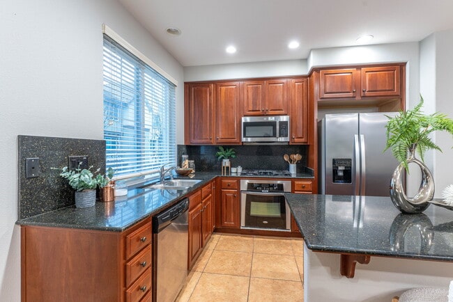 Building Photo - 1070 Tourmaline Ter