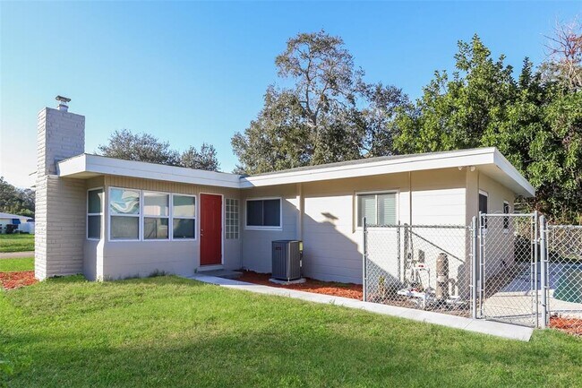 Building Photo - 1301 Farragut Dr N