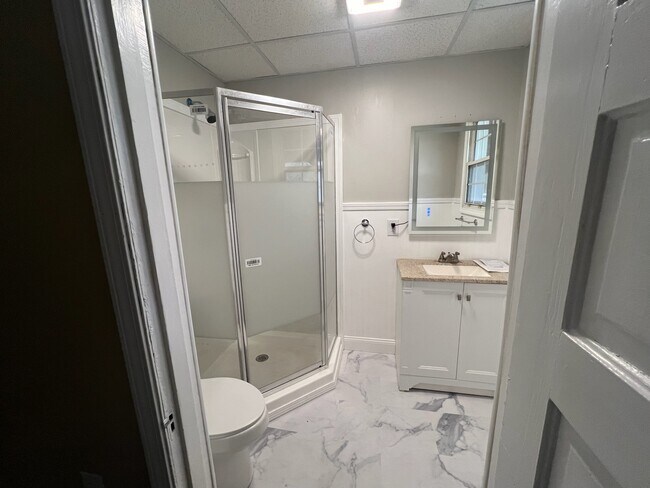 Building Photo - 1414 W Main St