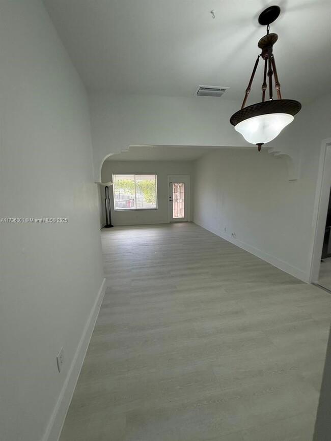 Building Photo - 2895 SW 32nd Ct