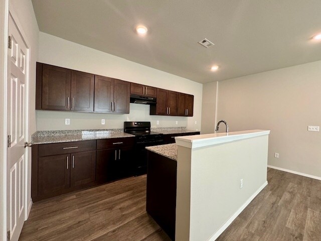 Building Photo - 3079 E Saline Aly