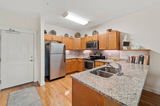 Building Photo - 11905 Centre St