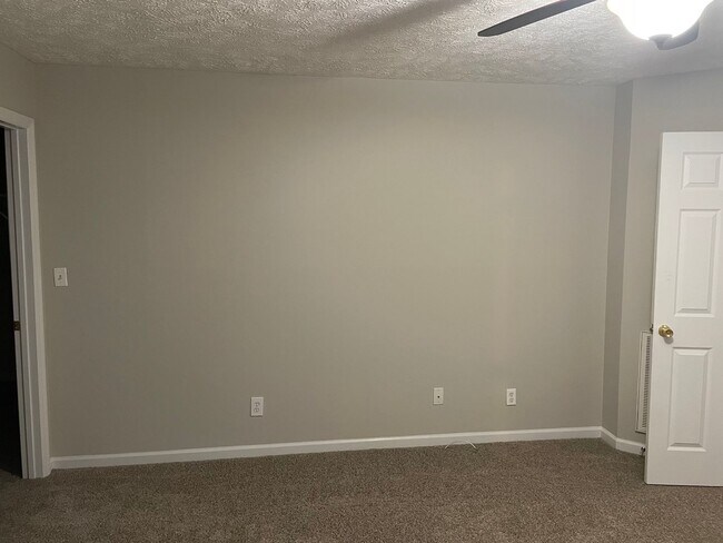 Building Photo - 4 Bedroom Ranch near Fort Bragg