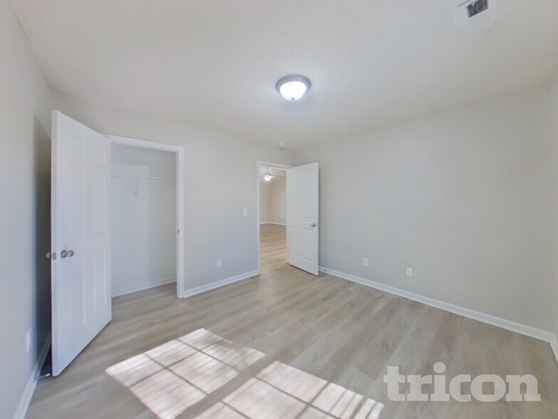 Building Photo - 6 Alderwood Ct