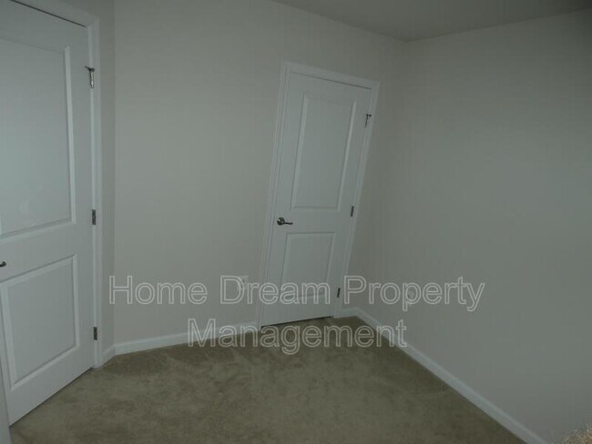 Building Photo - 6304 Crittenden Ln