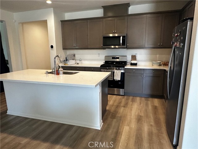 Building Photo - 3325 S Primrose Dr