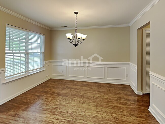 Building Photo - 5323 Kim St SW