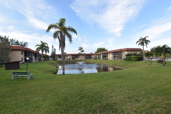 Building Photo - 21895 Lake Forest Cir