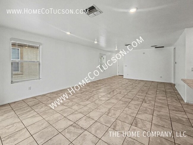 Building Photo - 955 W Calle Ronda