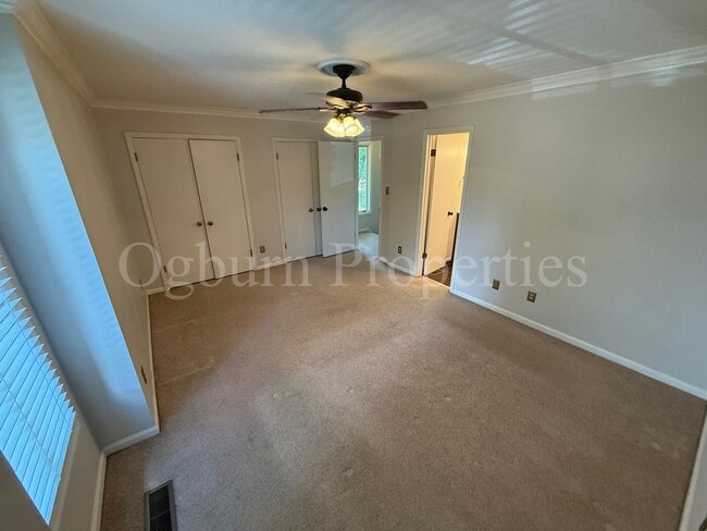 Building Photo - 2000 Ridge Brook Ct
