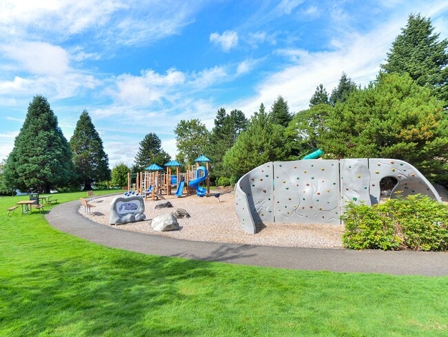 Building Photo - Charming 3-Bedroom Home with Spacious Back...