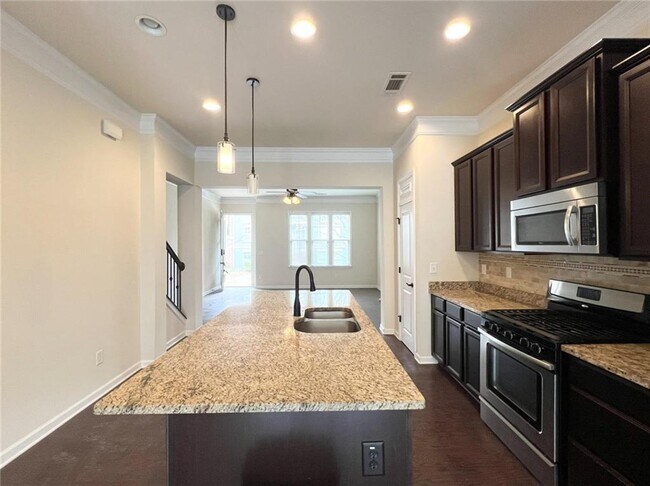 Building Photo - 1650 Sabastian Point