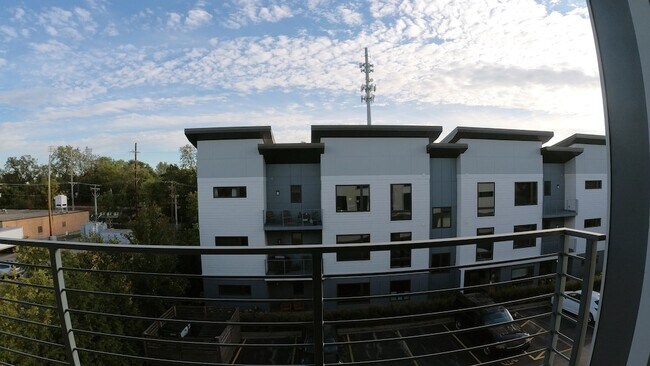 Building Photo - 5001 Prospect Ave