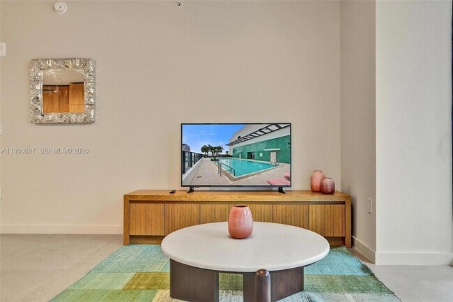 Building Photo - 11 NE 6th St