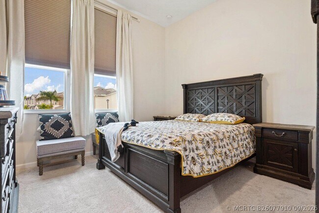 Building Photo - 16310 Oakview Dr