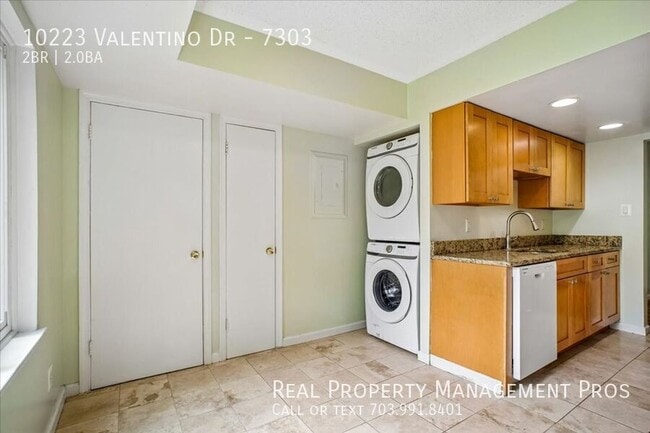 Building Photo - 10223 Valentino Dr