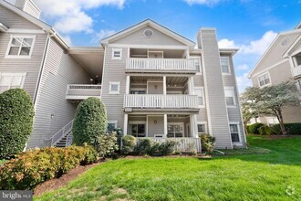 Building Photo - 14303 Grape Holly Grove