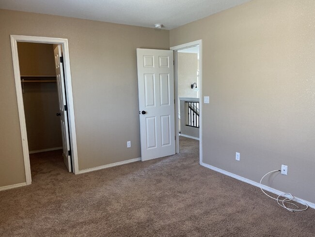 Building Photo - 12960 Cozy Cove Ave