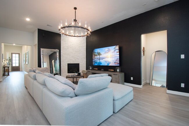 Building Photo - 16 Mariposa Wds Dr