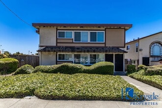 Building Photo - 2009 Florida St